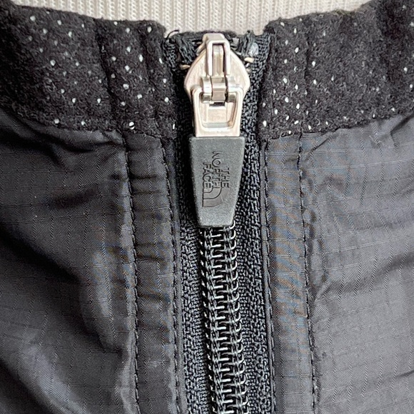 The North Face Men’s Black Full Zip Mesh Back Lightweight Vest - Picture 11 of 16